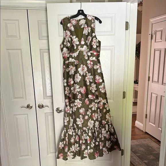 Sachin + Babi | Dresses | Sachin Babi Cream And Green Floral Maxi Dress  Sleeveless Vneck | Poshmark